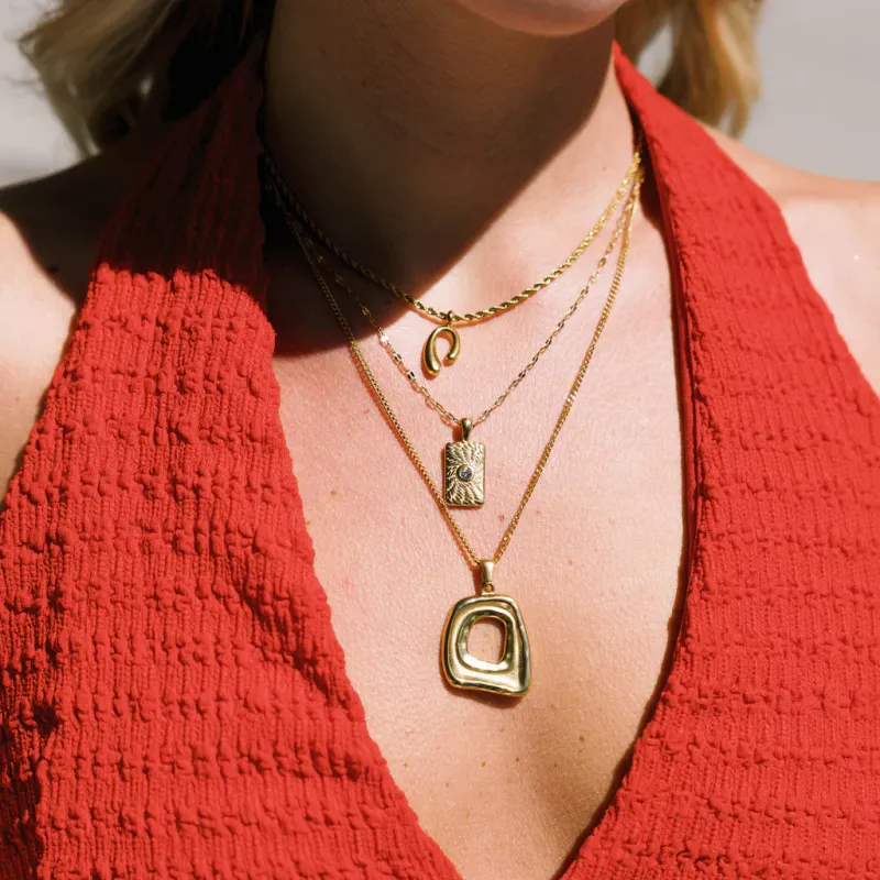 Frida Leonore Frame necklace i forgylt stål