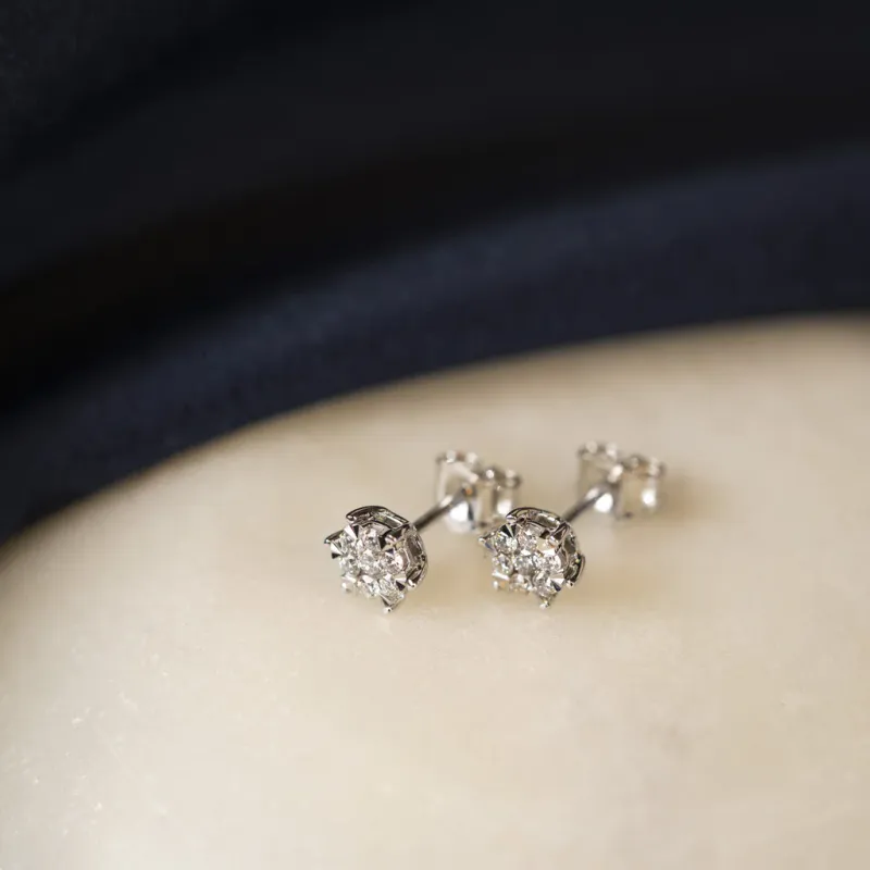 Øredobber i hvit gull med diamanter 0,27 ct WP