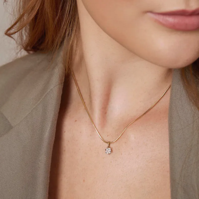 Anheng i gull med diamant 0,15 ct WP