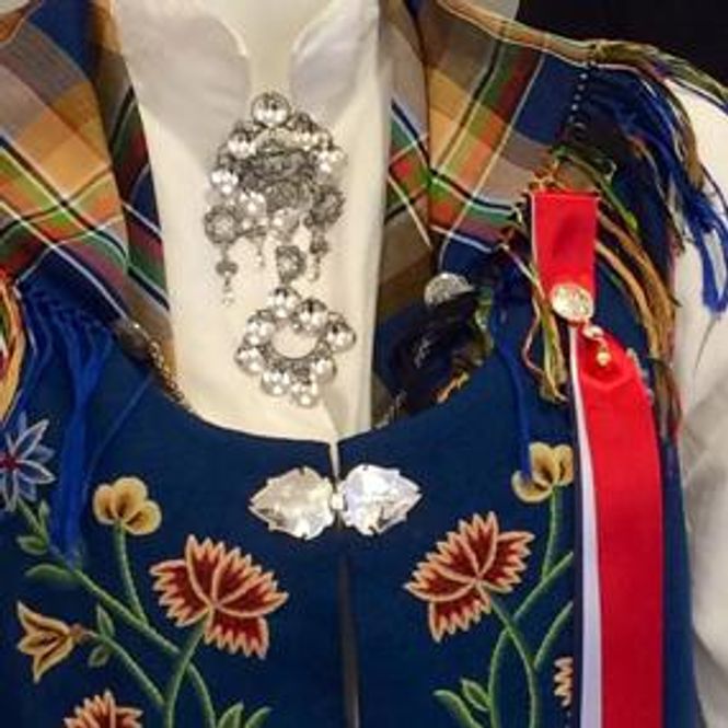 Hovedbilde Nordlandsbunad sølje pakke ...